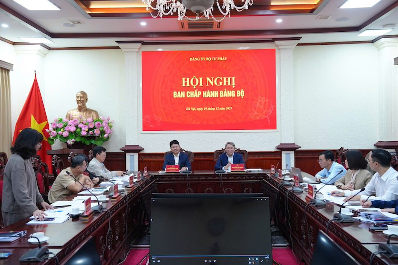 101225-hnghi-ava-019b0b757d4a77c0b52bf193393dd166.jpg 101225 hnghi ava.jpg