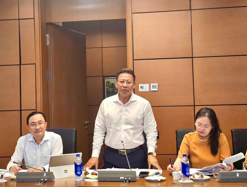 Ảnh đại diện bộ tư pháp và ủy ban pháp luật và tư pháp của quốc hội  làm việc về dự án luật phổ biến, giáo dục pháp luật (sửa đổi)