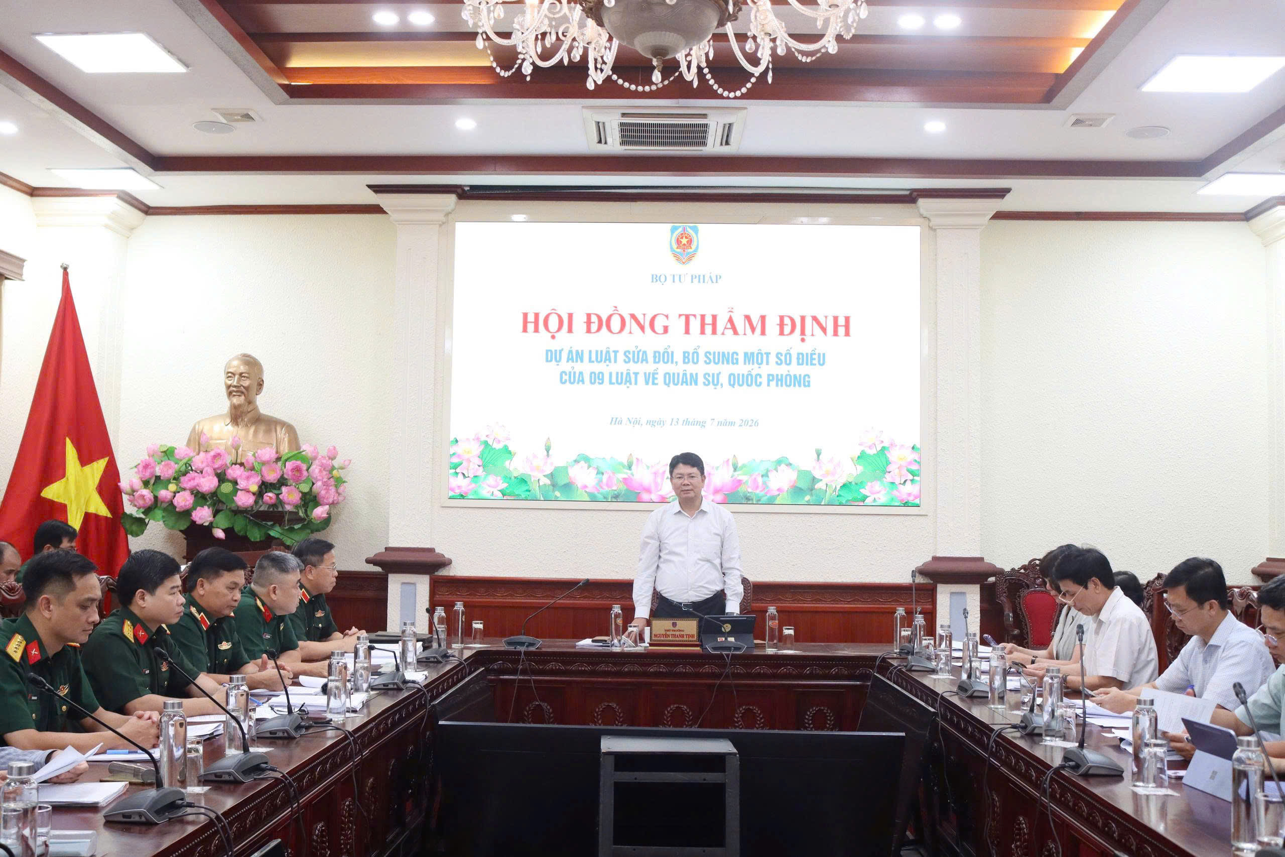 130726-lqp-canh-019f5bbd2ed67d0f9c9d96a5426bcbda.jpg 130726 lqp canh.jpg