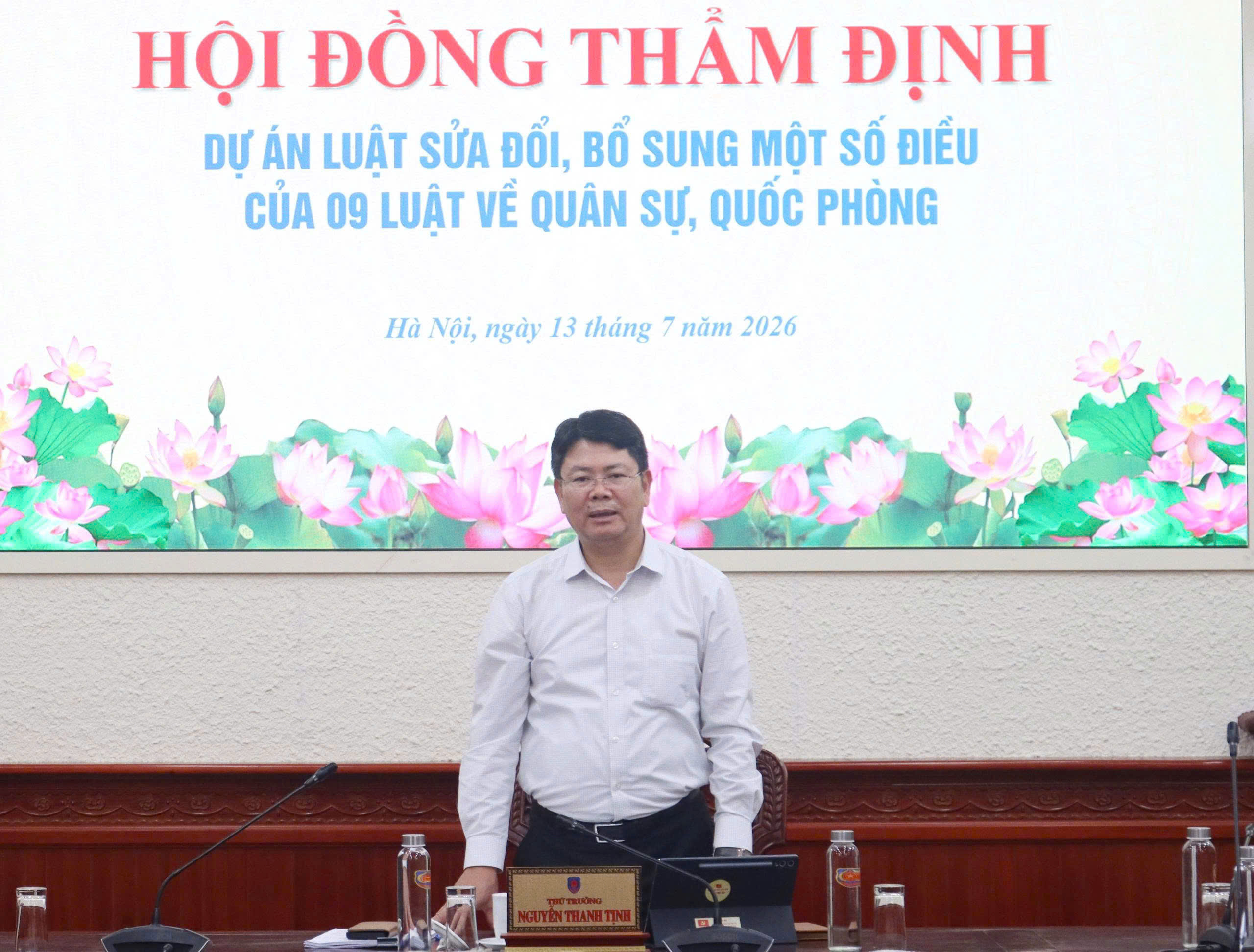 Thứ trưởng Nguyễn Thanh Tịnh chủ trì cuộc họp.
