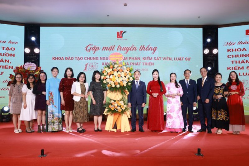 10 năm xây dựng và phát triển Khoa Đào tạo chung nguồn Thẩm phán, Kiểm sát viên, Luật sư (22/12/2015 - 22/12/2025)