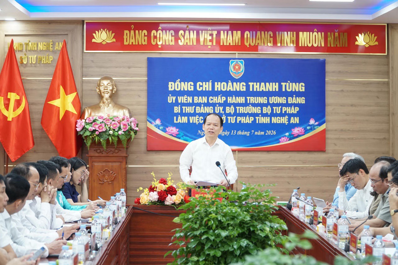Ảnh đại diện bài viết: bộ trưởng hoàng thanh tùng làm việc với sở tư pháp nghệ an.

