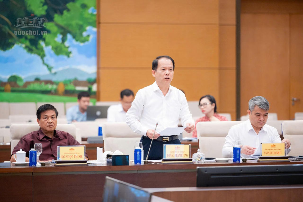 Ảnh đại diện bài viết: bộ trưởng hoàng thanh tùng trình bày tóm tắt tờ trình dự án luật. (ảnh trong bài: quochoi.vn)