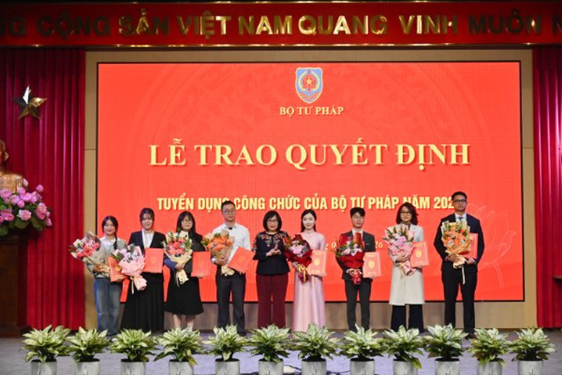 15012026 qd tuyen dung (2) (custom).jpg