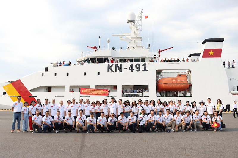 Trường Sa - nơi neo giữ ký ức cán bộ ngành Tư pháp giữa trùng khơi