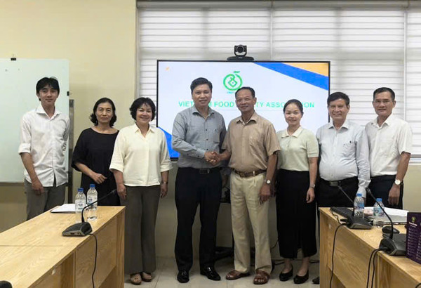 Ảnh đại diện đẩy mạnh hợp tác hỗ trợ pháp lý cho doanh nghiệp nhỏ và vừa, hộ kinh doanh trong lĩnh vực an toàn thực phẩm
