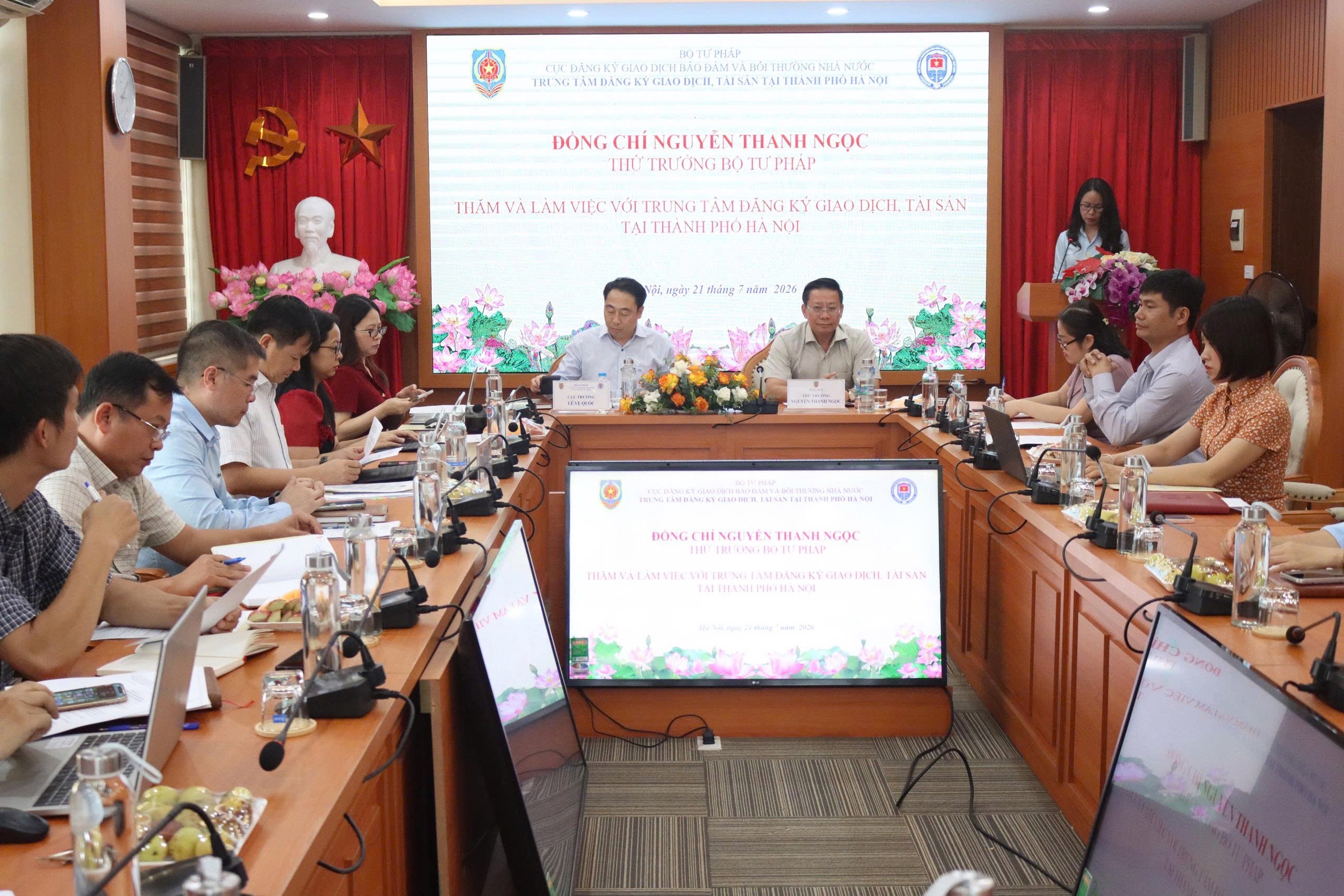Ảnh đại diện bài viết: thứ trưởng bộ tư pháp nguyễn thanh ngọc thăm và làm việc với trung tâm.