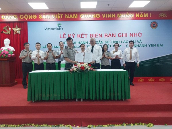 Ảnh đại diện KÝ KẾT THỎA THUẬN HỢP TÁC TOÀN DIỆN GIỮA THI HÀNH ÁN DÂN SỰ TỈNH LÀO CAI VÀ NGÂN HÀNG TMCP NGOẠI THƯƠNG CHI NHÁNH YÊN BÁI