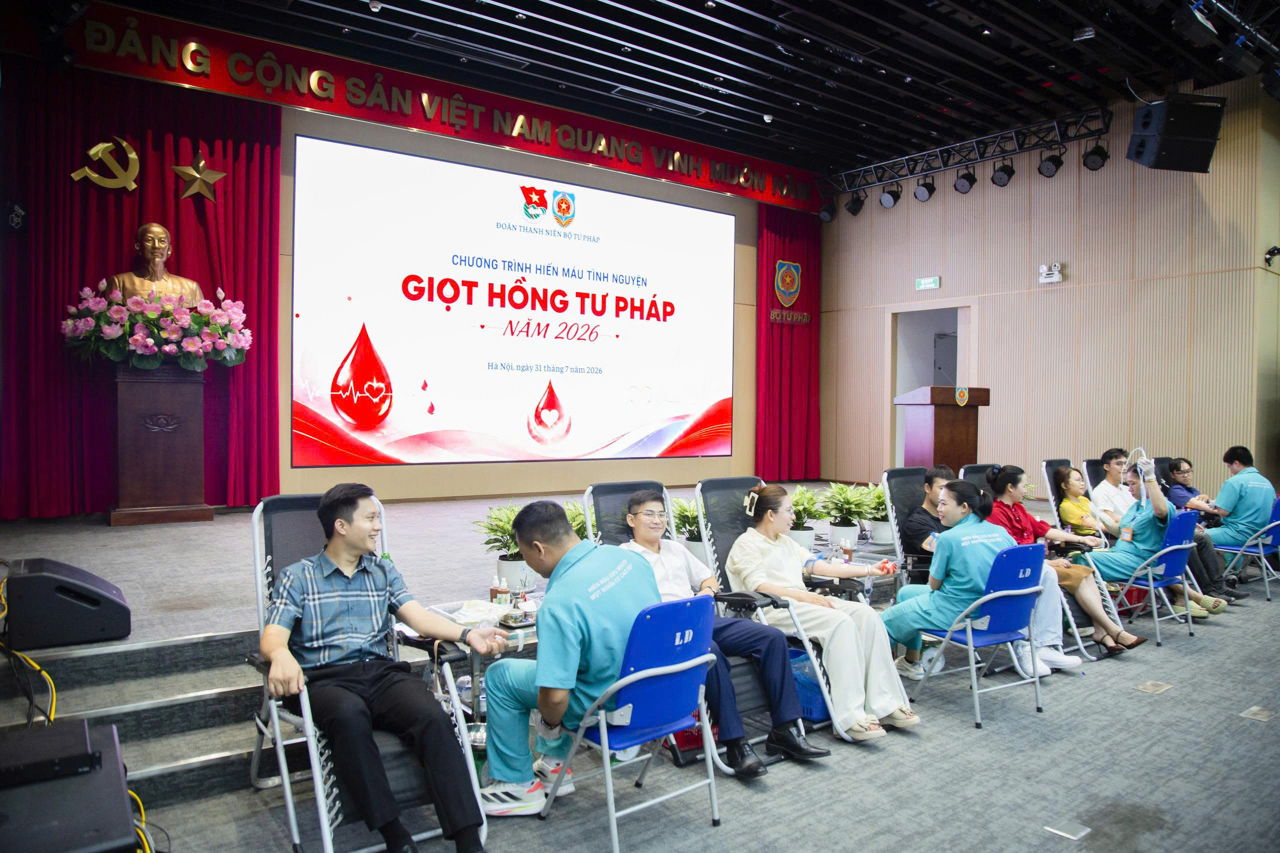 Ảnh Chương trình “Giọt hồng Tư pháp” năm 2026: Lan tỏa tinh thần nhân ái, sẻ chia vì cộng đồng