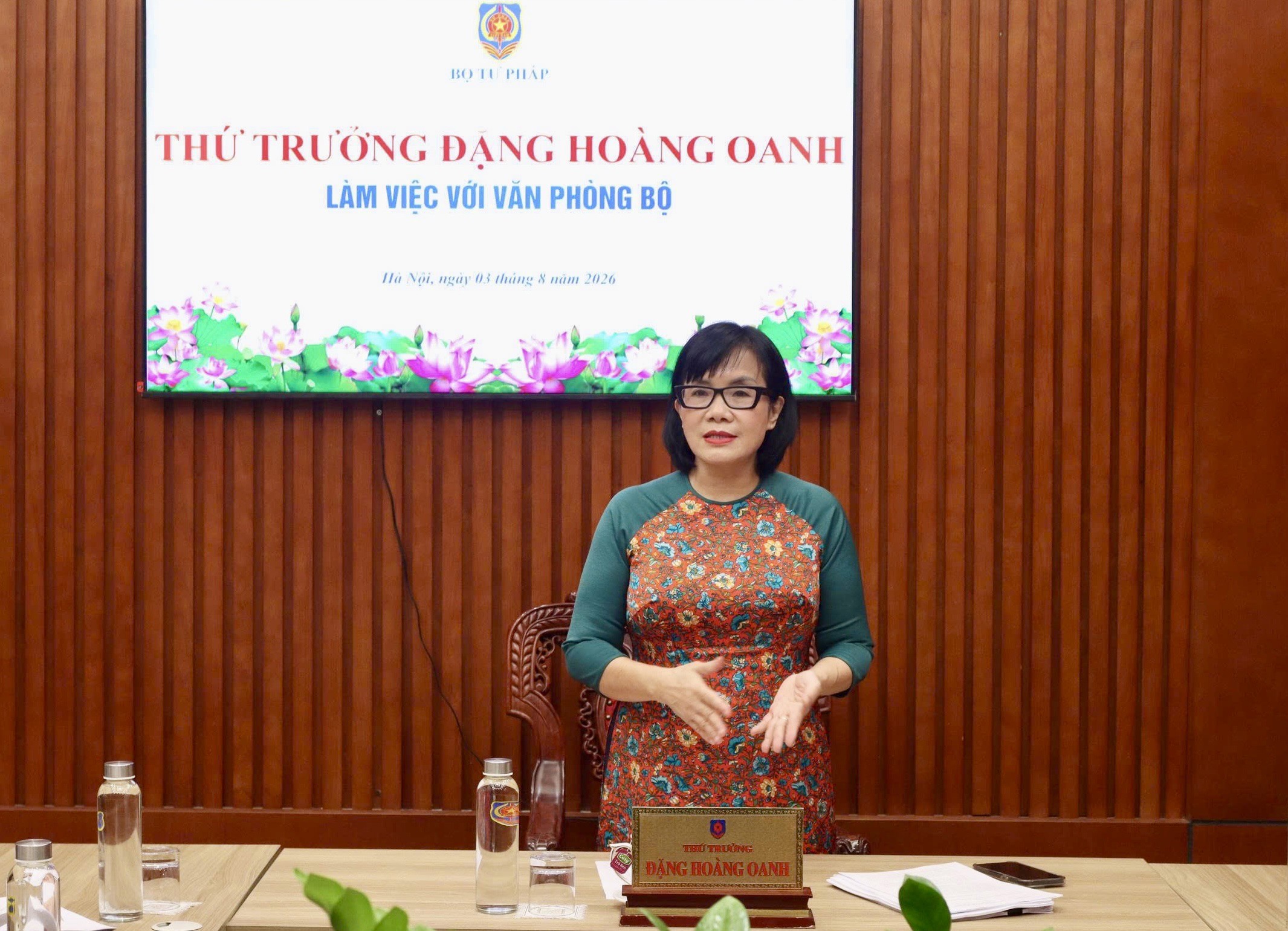 Ảnh đại diện bài viết: thứ trưởng đặng hoàng oanh cho ý kiến dự thảo quy chế.