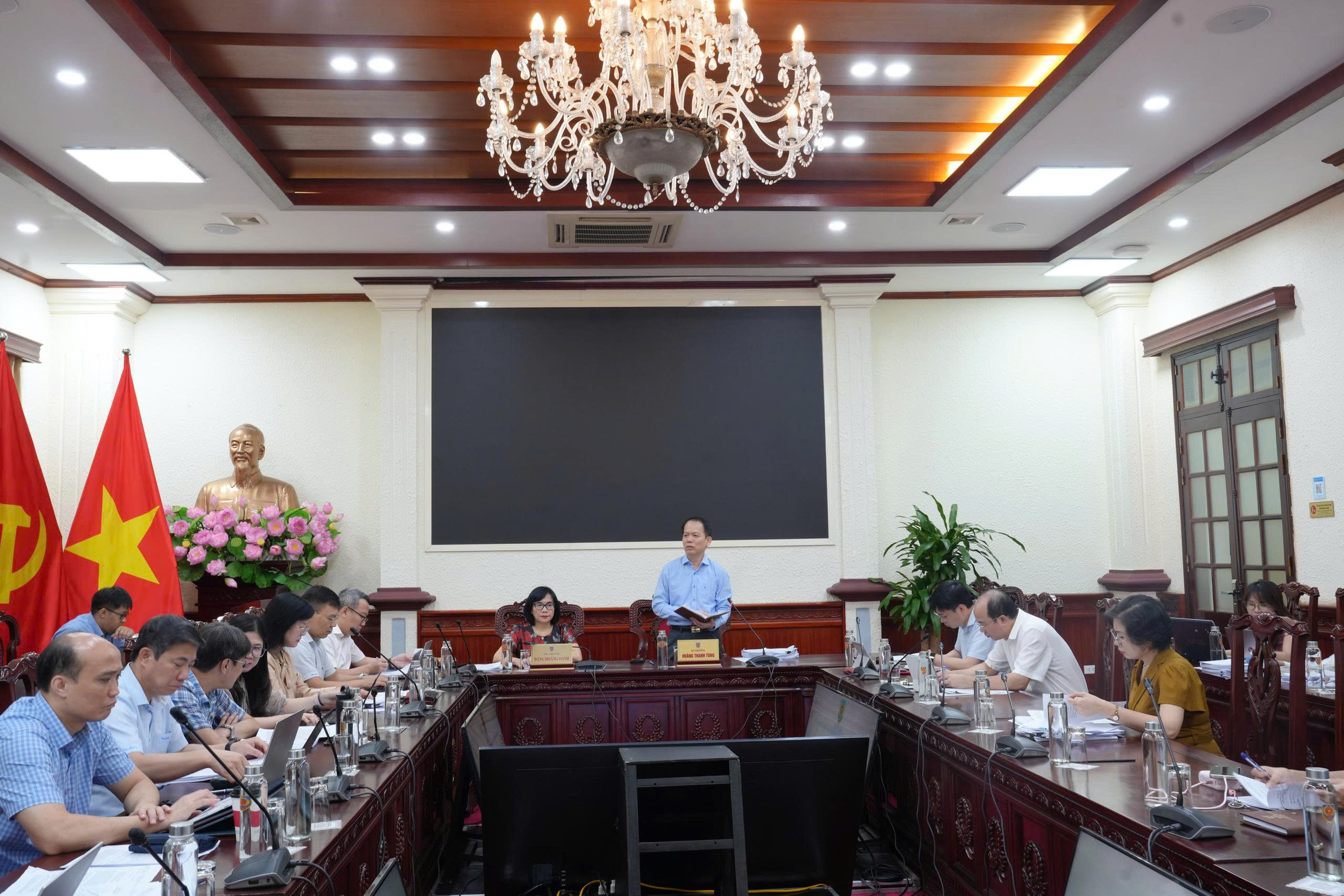 Ảnh đại diện bài viết: bộ trưởng hoàng thanh tùng chủ trì cuộc làm việc. (ảnh trong bài: h.t)