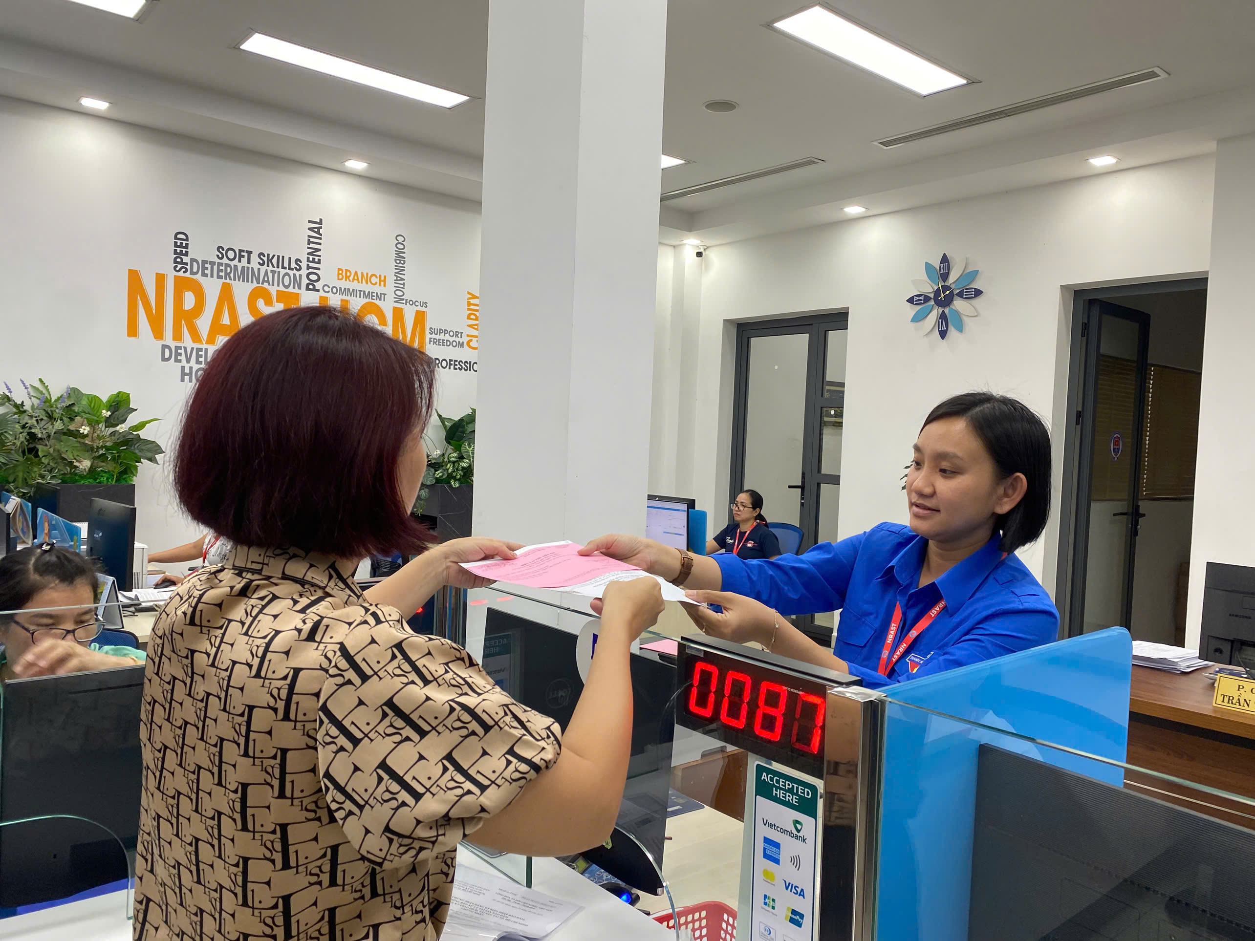 Ảnh đại diện chi đoàn trung tâm đăng ký giao dịch, tài sản tại thành phố hồ chí minh tổ chức hướng dẫn thủ tục đăng ký biện pháp bảo đảm bằng động sản