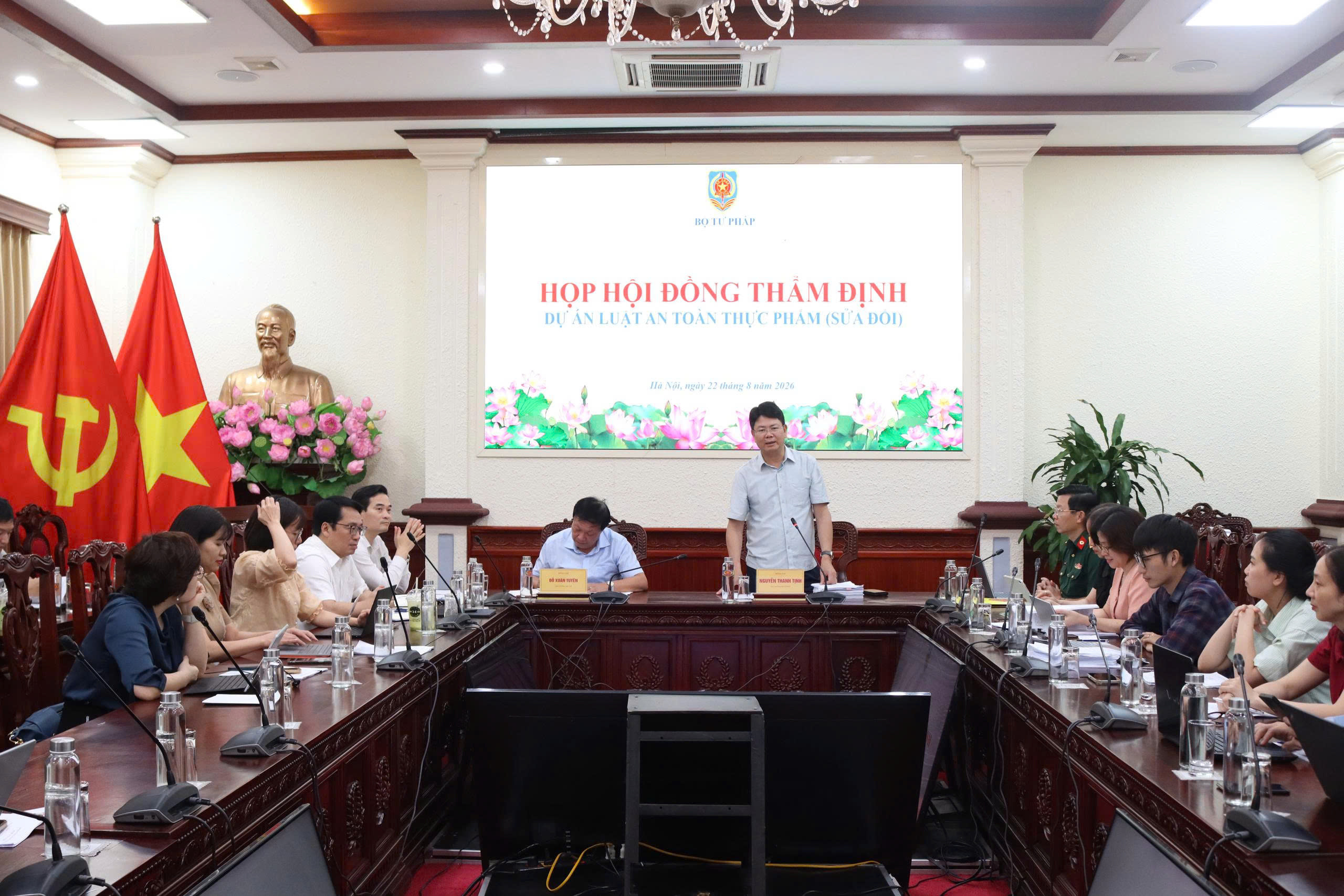 Ảnh đại diện bài viết: quang cảnh thẩm định
