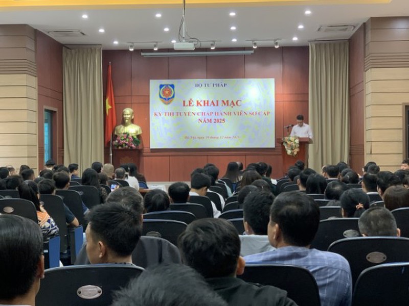 Bộ Tư pháp khai mạc kỳ thi tuyển chấp hành viên sơ cấp năm 2025