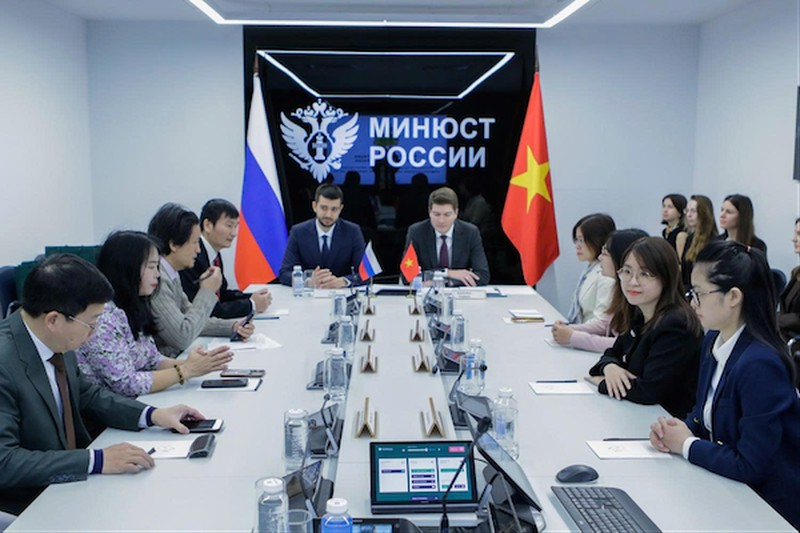 Nghiên cứu kinh nghiệm của Nga trong hoàn thiện cấu trúc hệ thống pháp luật và phát triển nguồn nhân lực