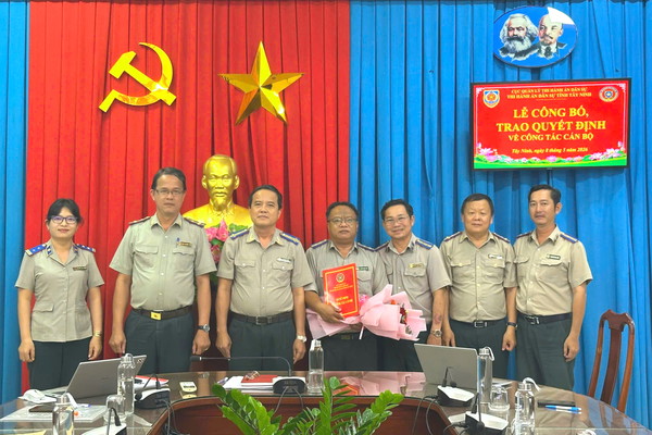 Ảnh đại diện THADS tỉnh Tây Ninh tổ chức Lễ công bố và trao Quyết định điều động bổ nhiệm Phó trưởng phòng Phòng Thi hành án dân sự khu vực 3