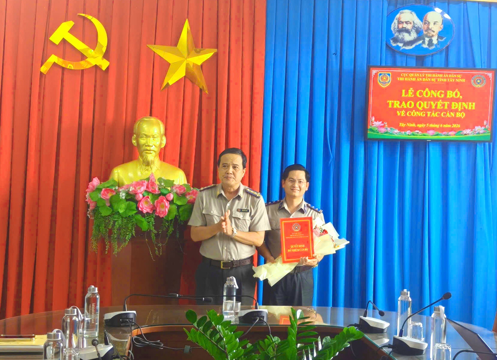 2026-traoqdtuyen-sua-2-019ea6d1227378cc9adbbff527b6b29e.jpg 2026_TraoQDTuyen_sửa 2.jpg