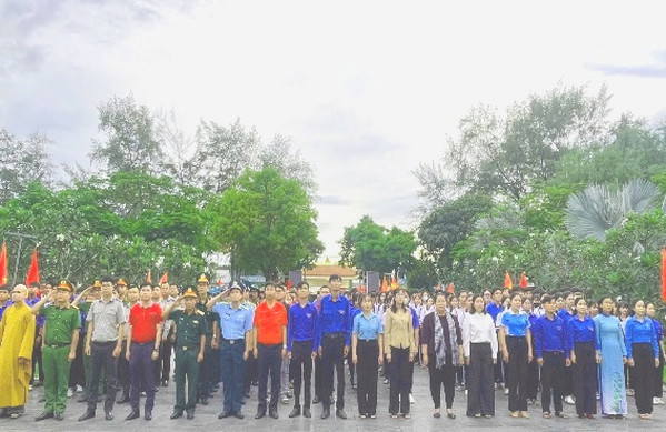 Ảnh đại diện Chi đoàn Phòng THADS khu vực 3 tham gia: “Ngàn hoa dâng mộ anh hùng liệt sĩ” và lễ “Thắp nến tri ân” tại Nghĩa trang liệt sĩ Đức Hòa