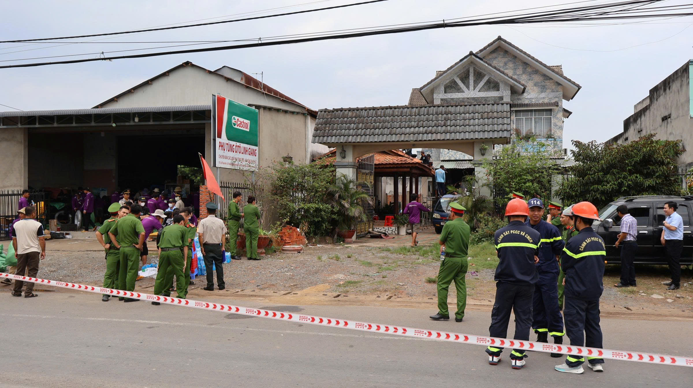 2026cuongchevubonggon-2-019e24ac69aa71aab24732b087d3886b.jpg 2026CuongCheVuBongGon_ (2).jpg