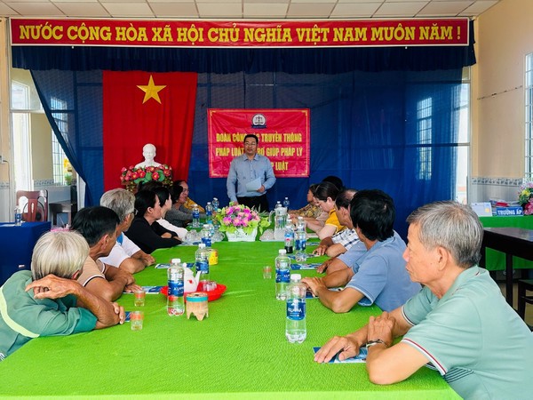 Ảnh đại diện Cà Mau: Mang pháp luật về với người dân xã Vĩnh Phước