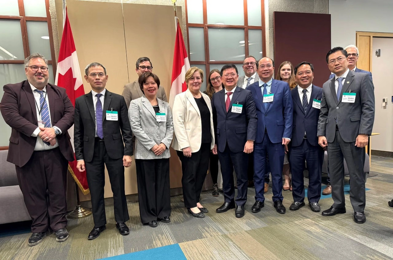 23042026-pl-vn-canada-4-019dbaea406379948e9275caa60b40ff.jpg 23042026 PL VN Canada (4).jpg
