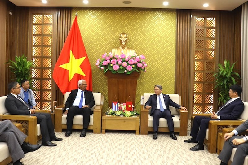 Thắt chặt hơn nữa tình đoàn kết hữu nghị đặc biệt giữa hai nước Việt Nam - Cuba anh em 