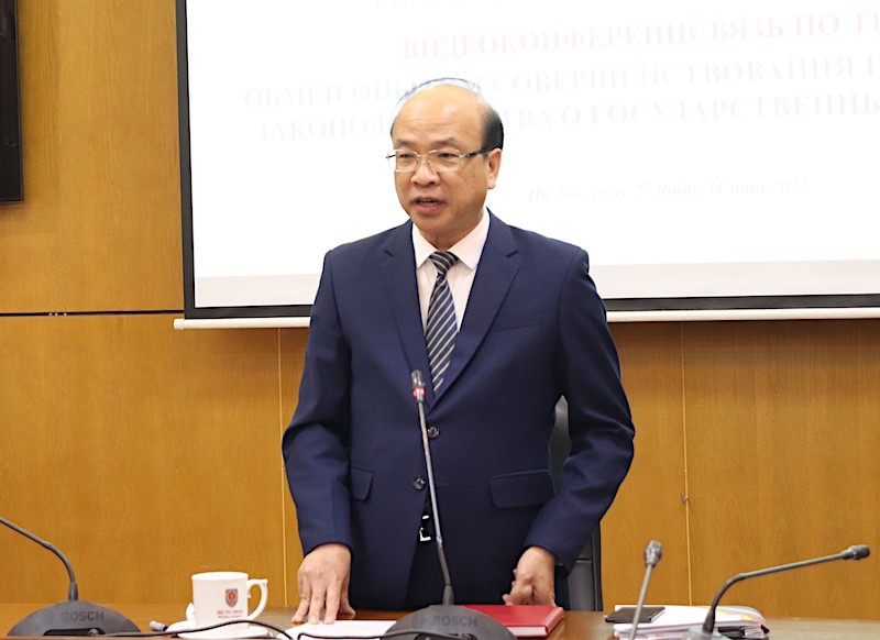 Chia sẻ kinh nghiệm trong hoàn thiện và thực thi pháp luật về chế định luật sư công