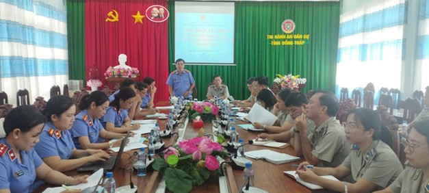 Ảnh đại diện viện kiểm sát nhân dân tỉnh đồng tháp công bố quyết định trực tiếp kiểm sát hoạt động thi hành án dân sự tại thi hành án dân sự tỉnh đồng tháp