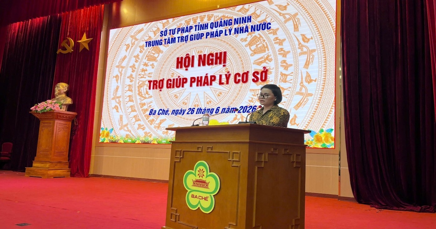Ảnh đại diện bài viết: báo cáo viên ngô thị thu trang truyền đạt các nội dung liên quan đến công tác trợ giúp pháp lý tại hội nghị