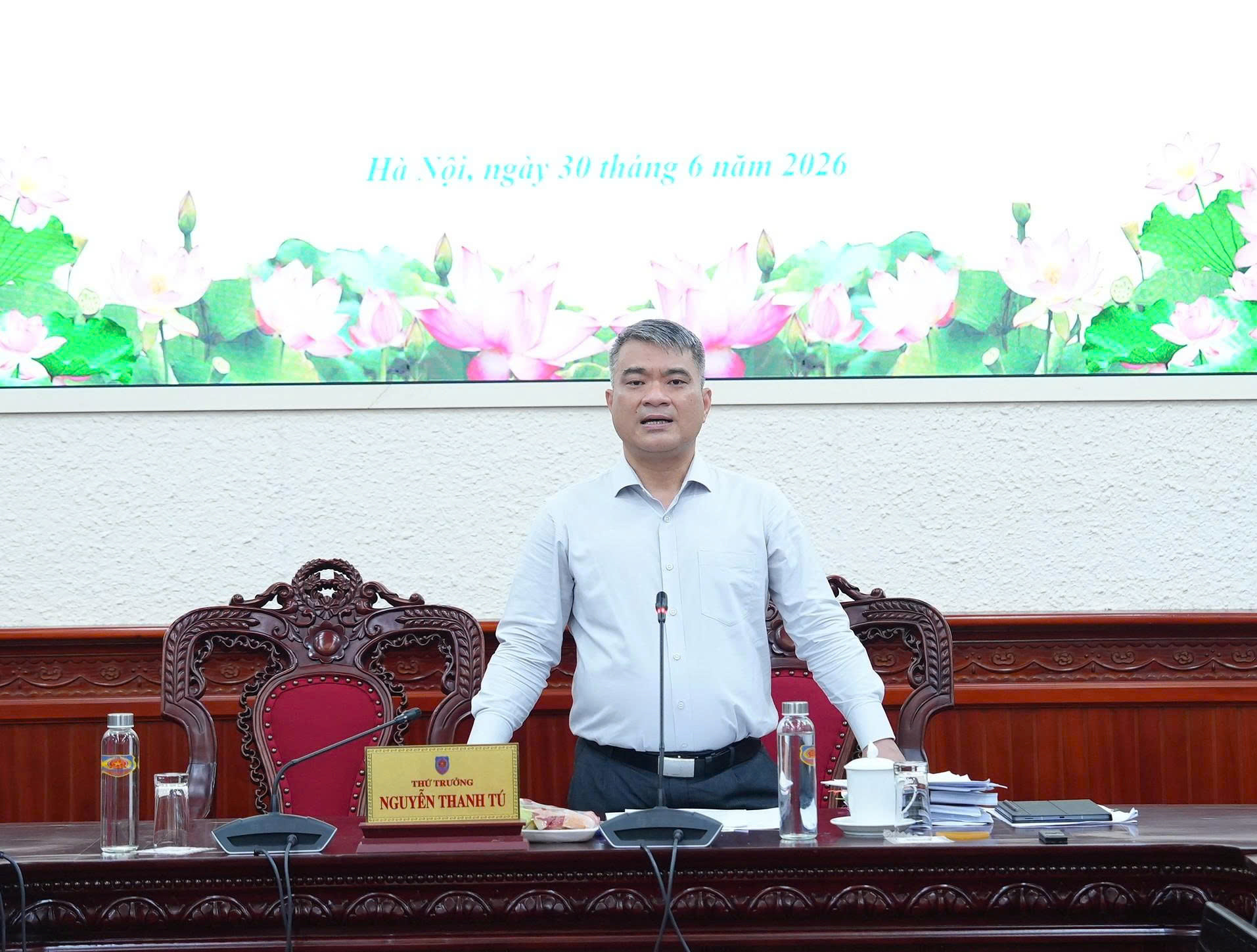 Ảnh đại diện bài viết: thứ trưởng bộ tư pháp nguyễn thanh tú chủ trì cuộc họp hội đồng thẩm định.