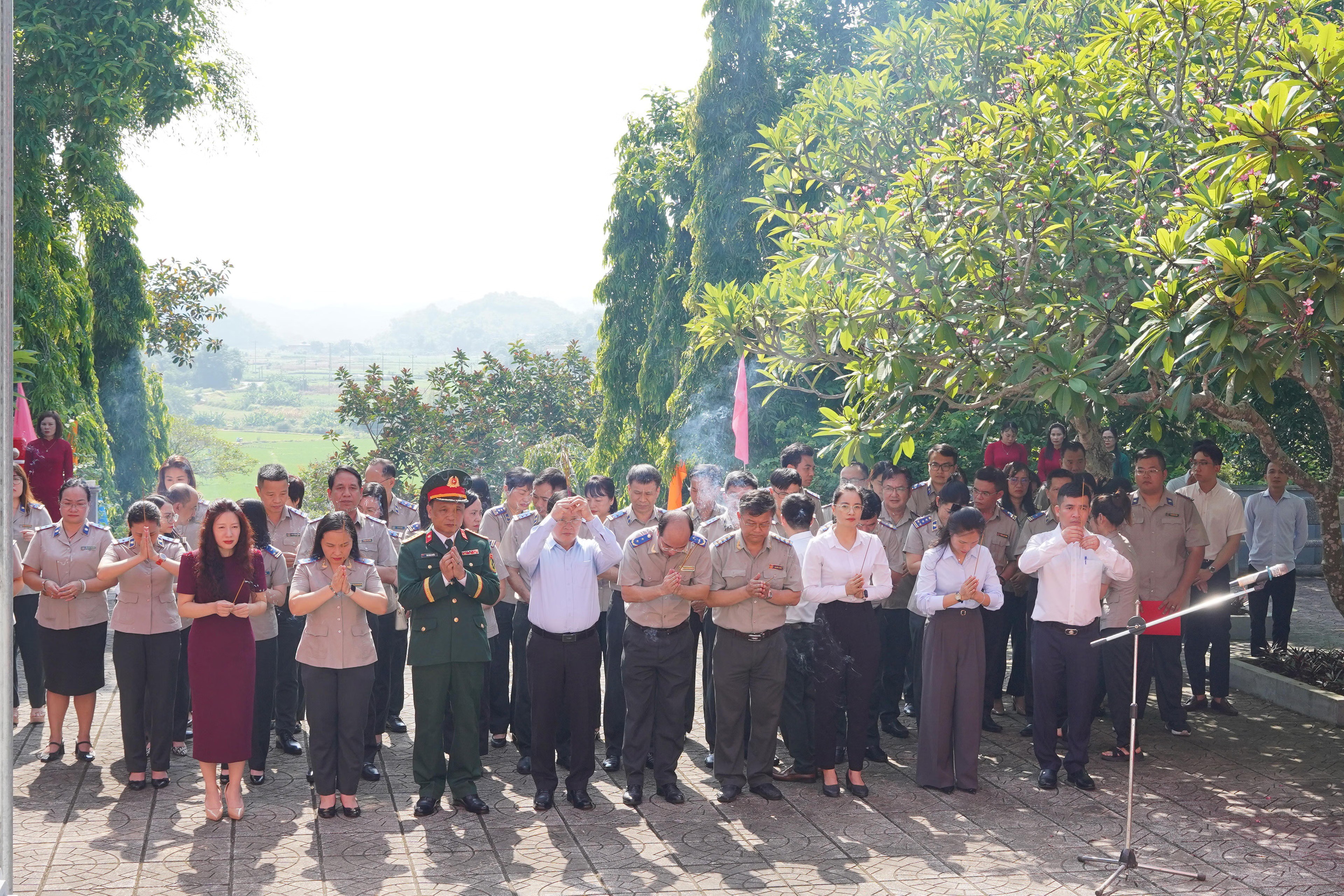 4-019f64a0aaf97edfa4e9e5de906cc15d.jpg 4.jpg