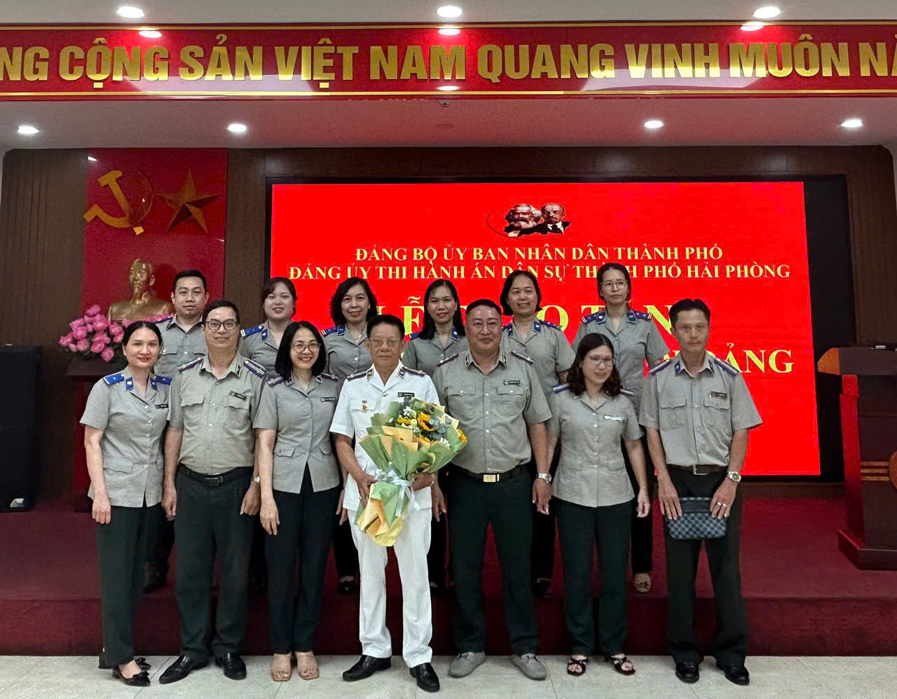 40 năm tuổi đảng b&aacute;c Lai 2.jpg