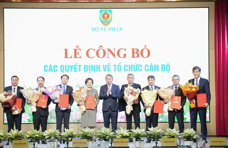 Bộ Tư pháp công bố các quyết định về công tác tổ chức cán bộ