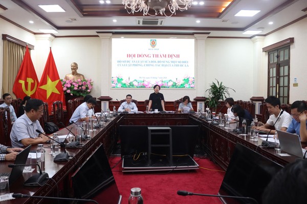 Ảnh đại diện Đề xuất luật hóa quy định cấm thuốc lá điện tử, thuốc lá nung nóng