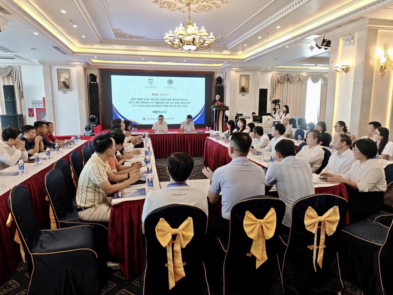 Ảnh đại diện bài viết: quang cảnh hội nghị. (ảnh thuỳ linh)

