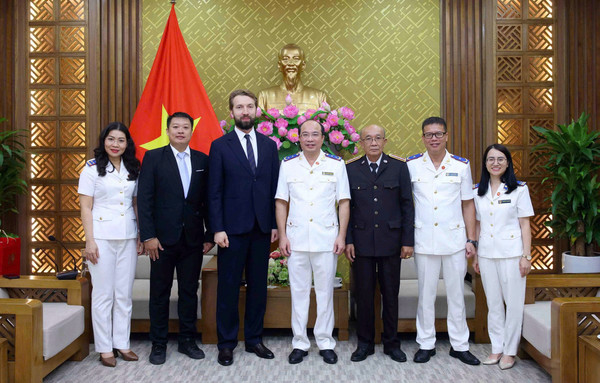 Ảnh đại diện Cục trưởng Nguyễn Thắng Lợi tiếp đại diện Cơ quan Thi hành án Liên bang Nga và Vụ Quản lý Thi hành án, Bộ Tư Pháp Lào