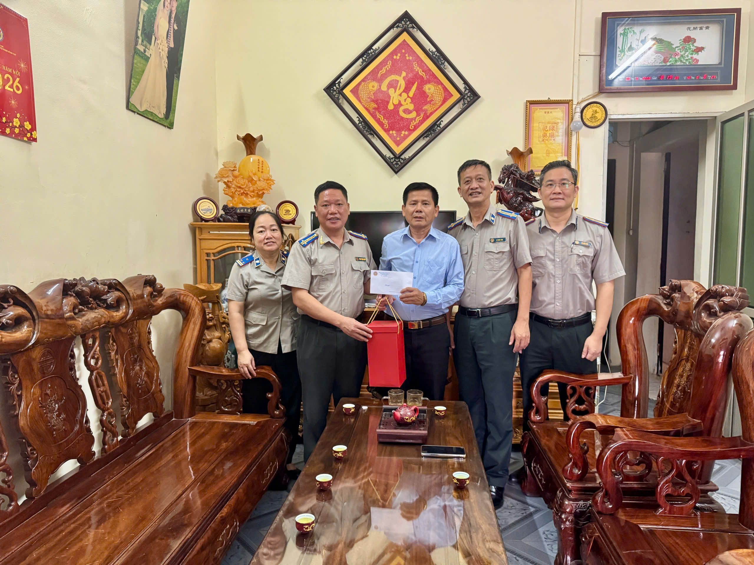 8. Thăm đồng ch&iacute; L&ecirc; Quang Nhuận, nguy&ecirc;n Ph&oacute; Gi&aacute;m đốc, nguy&ecirc;n Trưởng THADS tỉnh Lai Ch&acirc;u (cũ).jpg