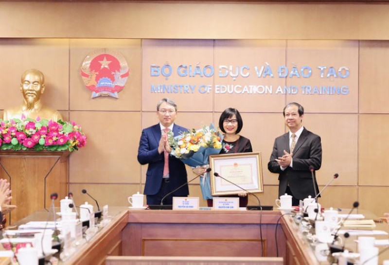 832026-tt-oanh-det-luc-2-custom-019cd069b4bb78f8bcf460a884c31765.jpg 832026 tt oanh det luc (2) (custom).jpg