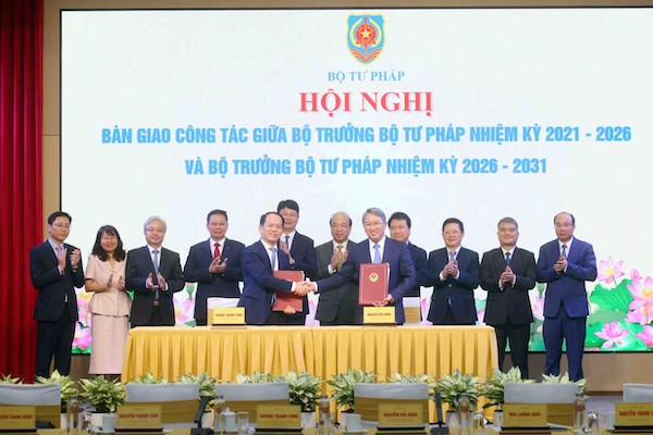 Ảnh đại diện Bàn giao công tác giữa Bộ trưởng Bộ Tư pháp nhiệm kỳ 2021-2026 và Bộ trưởng nhiệm kỳ 2026-2031