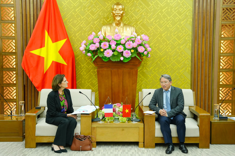 Thúc đẩy thành lập Trung tâm Pháp luật Pháp tại Trường Đại học Luật Hà Nội