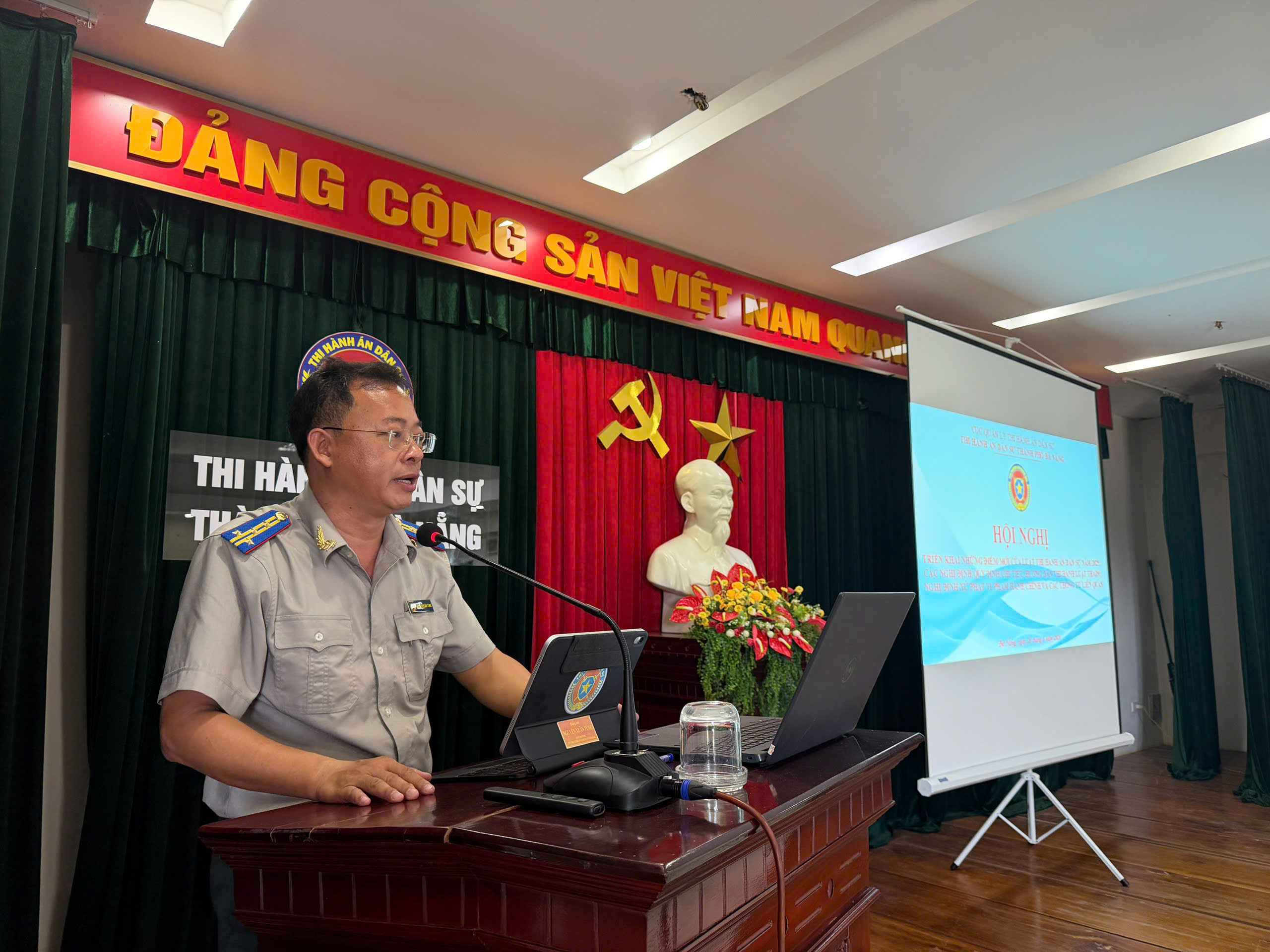 a-tung-019f086f59b27cacb59897353f5d37f5.jpg a tung.jpg