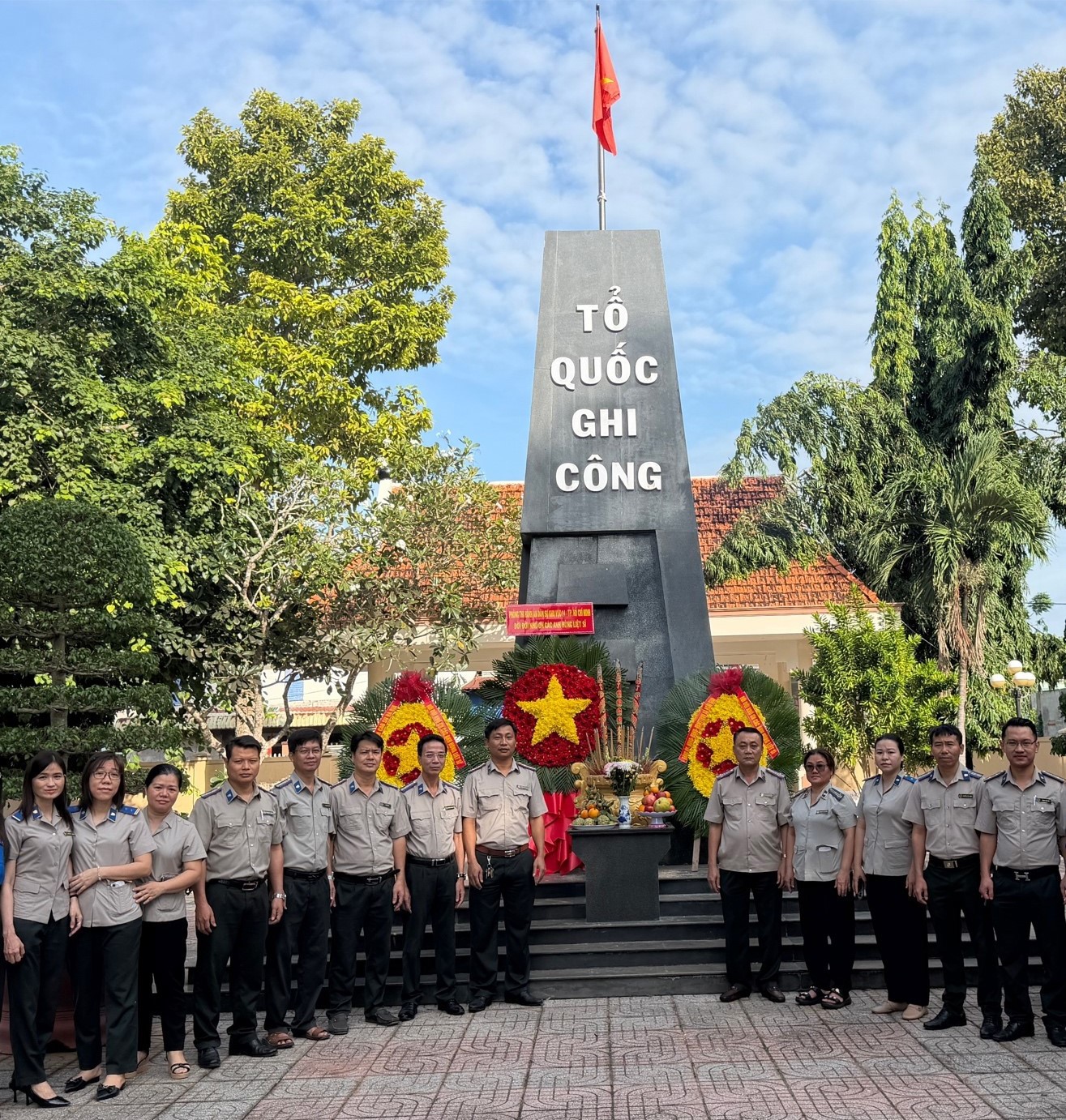Ảnh đại diện phòng thi hành án dân sự khu vực 14 – thi hành án dân sự thành phố hồ chí minh dâng hương tri ân tại khu di tích trung đoàn 33 và tượng đài chiến thắng bình giã
