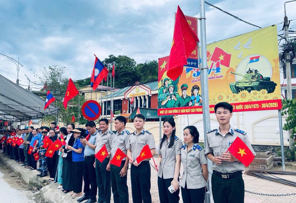 Ảnh đại diện Phòng Thi hành án dân sự khu vực 12 – Nghệ An tham gia đón hài cốt liệt sĩ quân tình nguyện, chuyên gia Việt Nam hy sinh tại Lào
