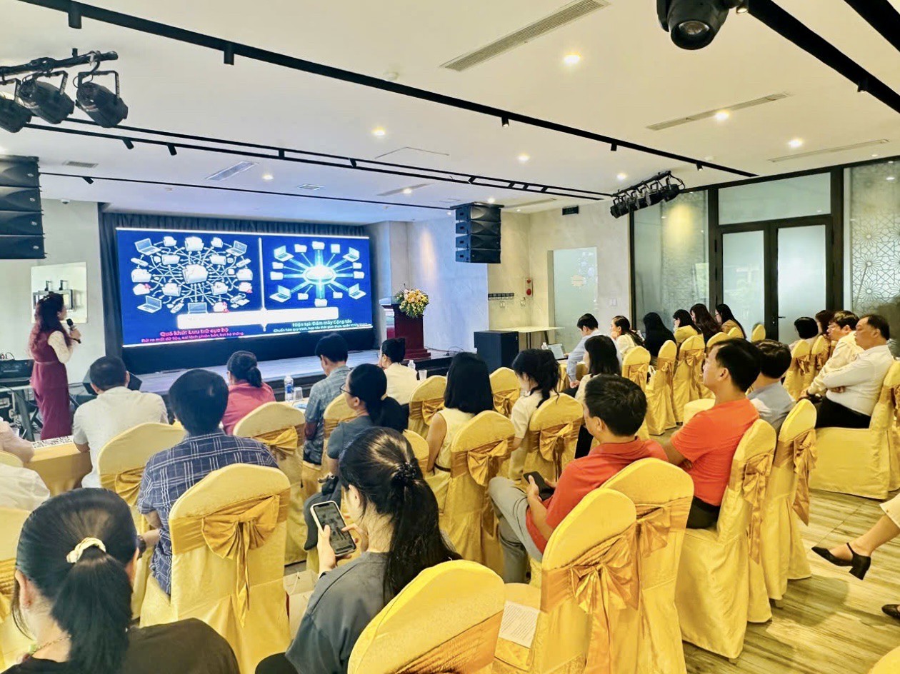 anh-3-buoi-tap-huan-019fc62c2703779b92cd737718e2ab82.jpg Ảnh 3 - buổi tập huấn.jpg