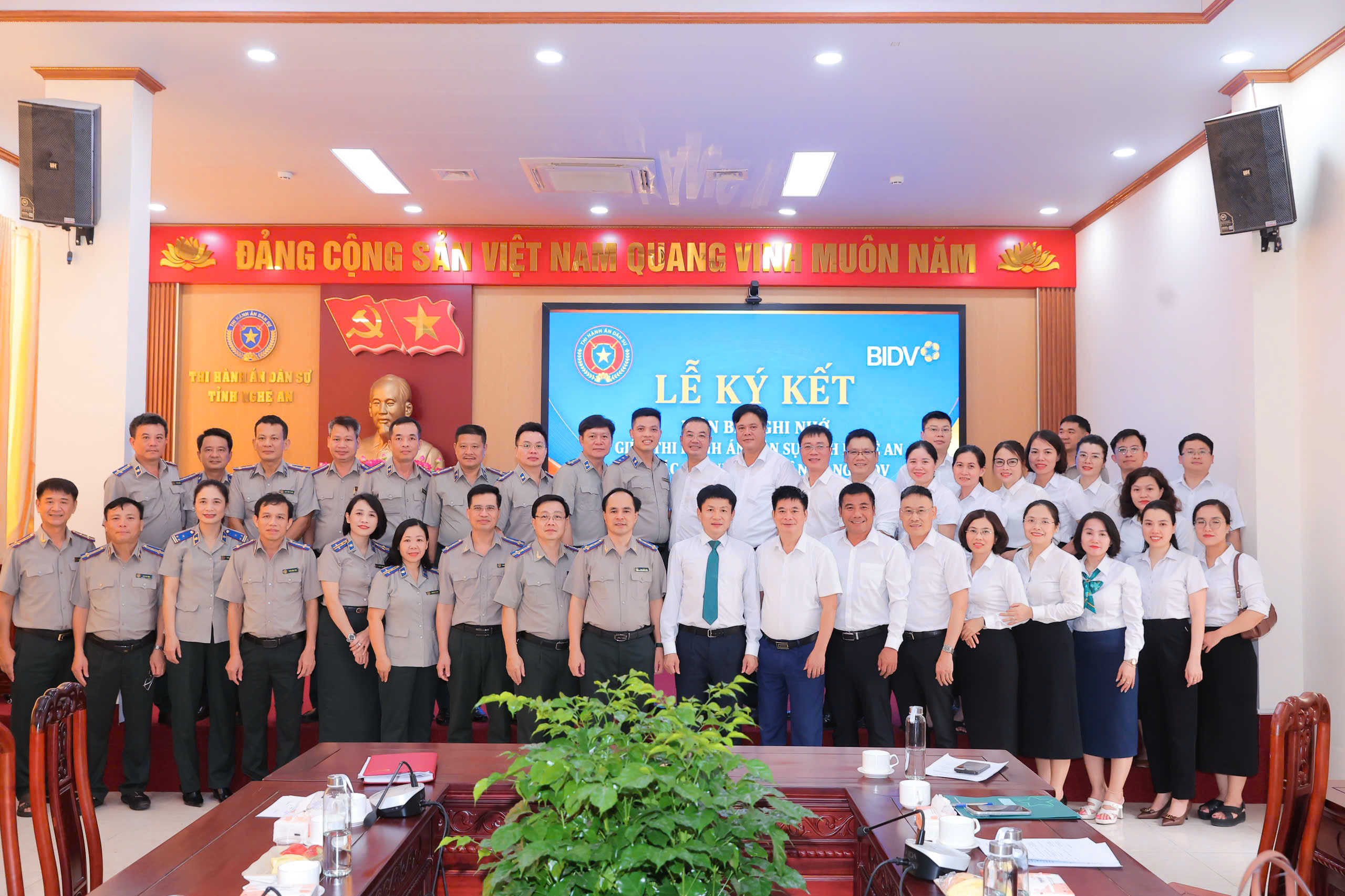 anh-4-019f56d256fd739cb1c4893fade17997.jpg ảnh 4.jpg