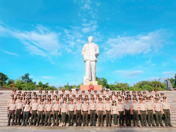 Ảnh đại diện Thi hành án dân sự tỉnh Nghệ An tổ chức dâng hoa dâng hương tại Quảng trường Hồ Chí Minh nhân dịp 80 năm ngày truyền thống THADS (19/7/1946-19/7/2026)