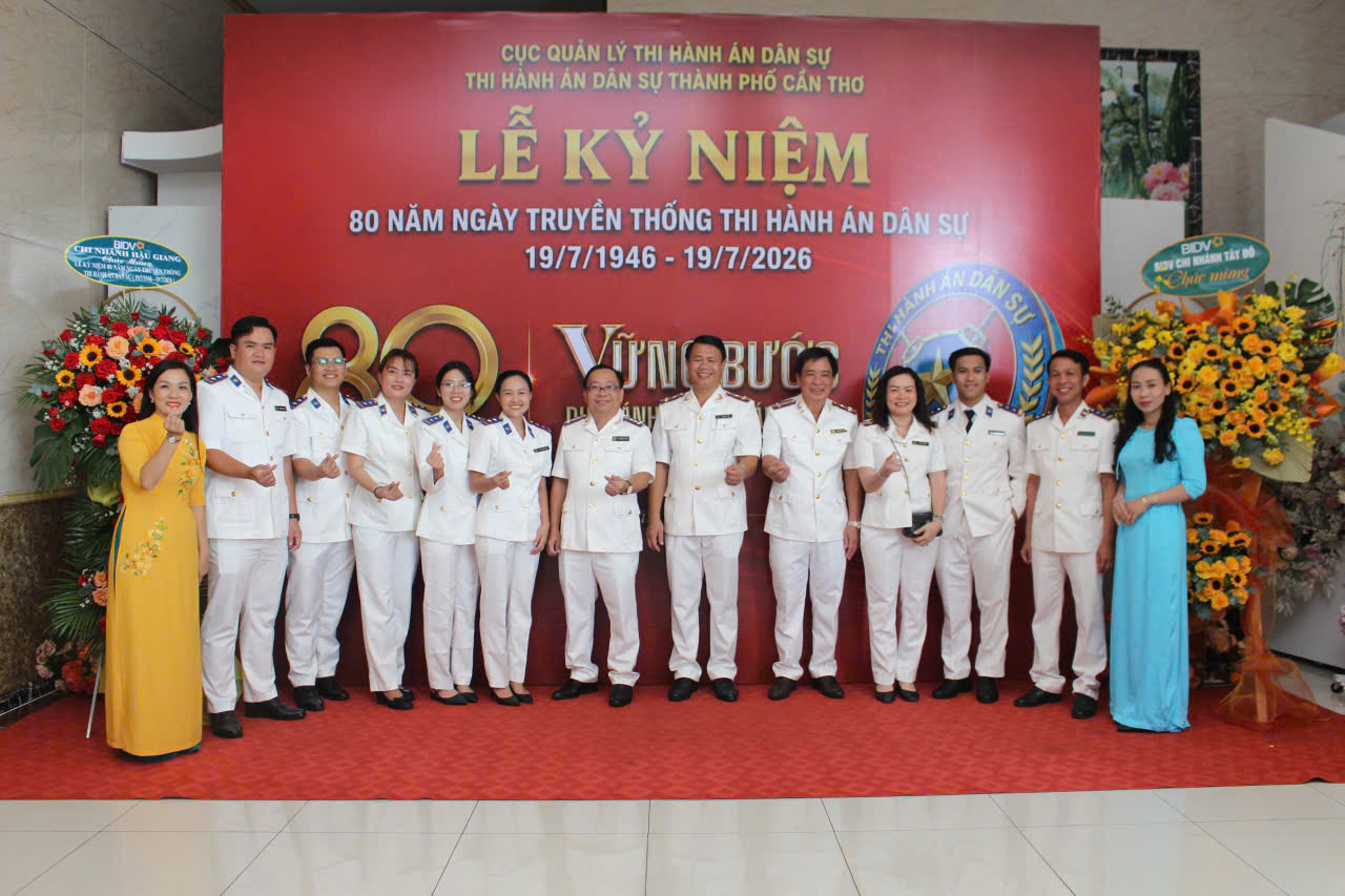 anh-noi-bat-2-019f6df5036b72168960982f9f00dd52.jpg anh noi bat 2.jpg