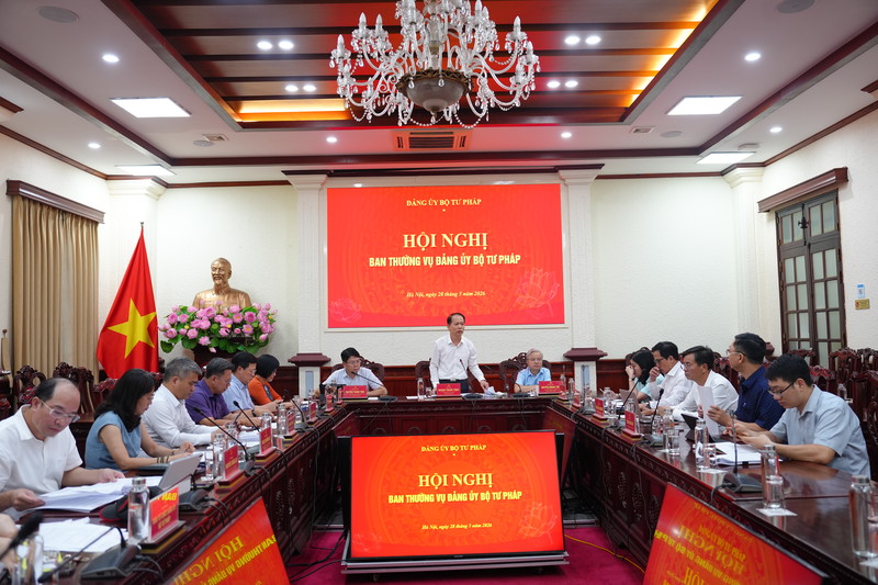 Ảnh đại diện ban thường vụ đảng ủy bộ tư pháp cho ý kiến về nhiều nội dung quan trọng