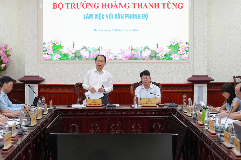 Bộ trưởng làm việc với Văn phòng Bộ Tư pháp