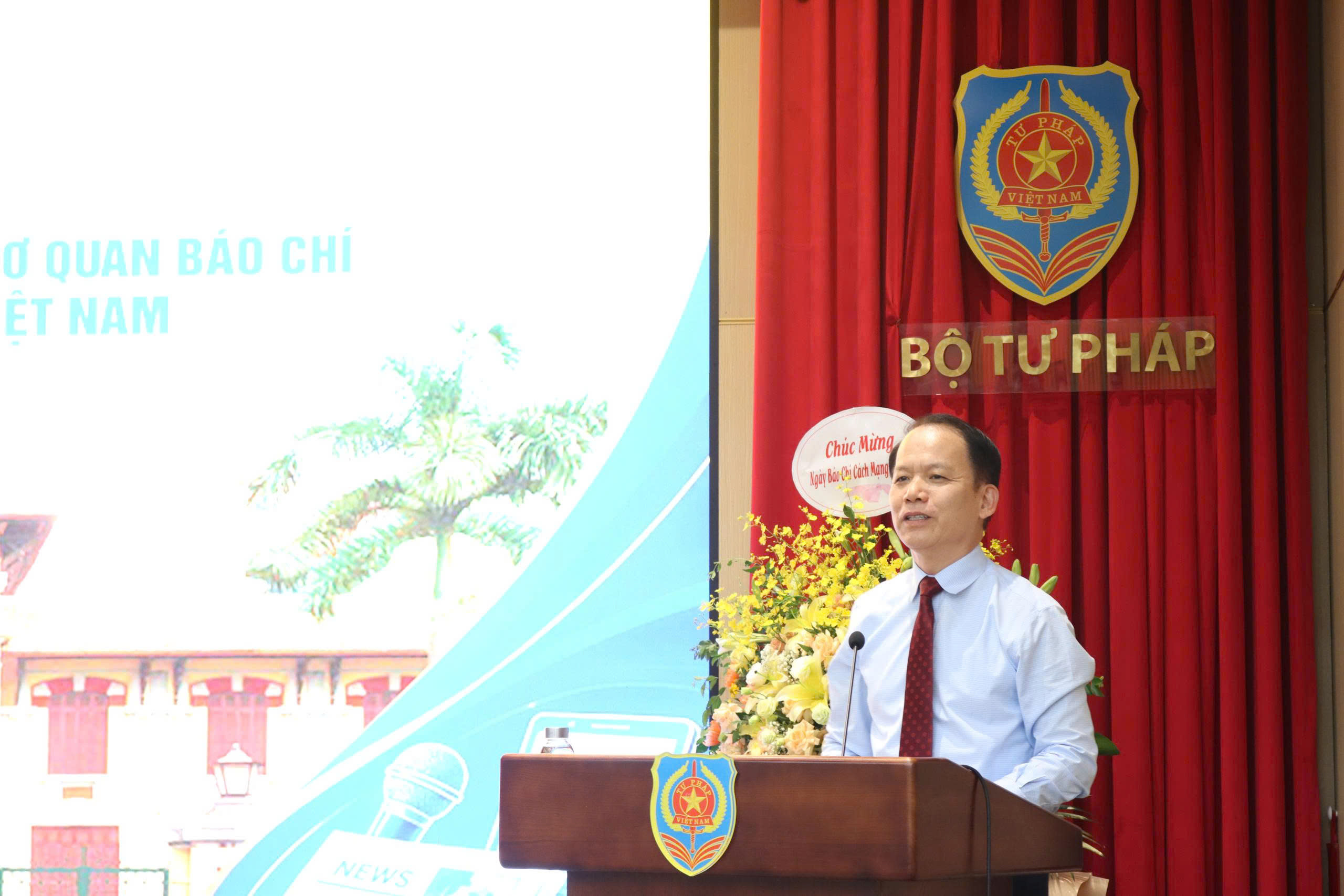 bo-truong-hoang-thanh-tung-phat-bieu-tai-cuoc-gap-019edab9176b7d5da1f95b2b53c0a942.jpg Bộ trưởng Hoàng Thanh Tùng phát biểu tại cuộc gặp'.jpg